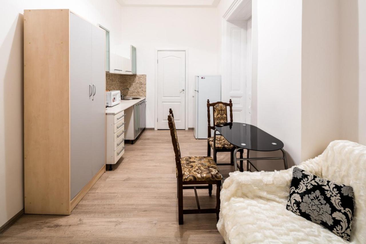 Of Franka Street. Апартаменти
